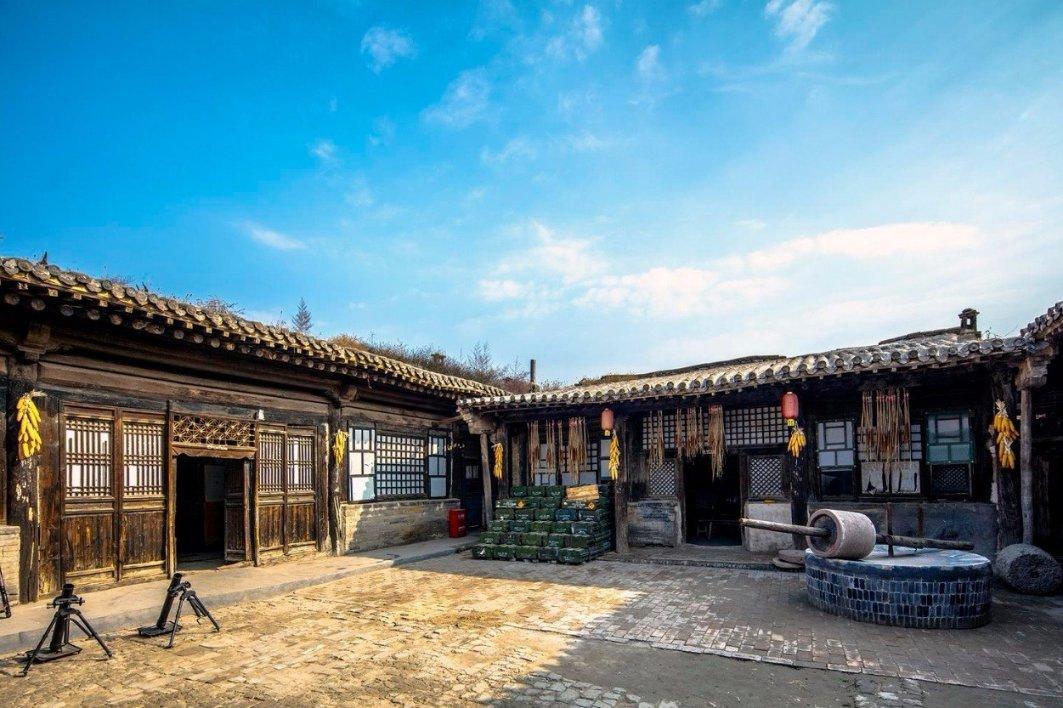 逃离石墙屋